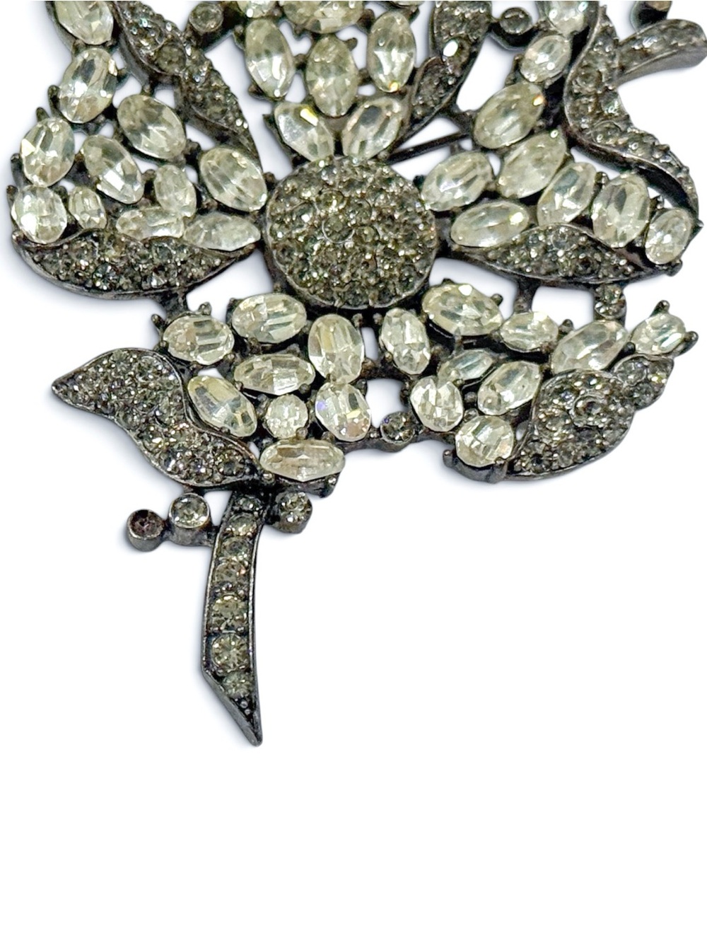 Rare Crown Trifari Couture Flower Brooch, Clear Rhinestones & Smoke Crystal Pavé - Picture 5 of 13